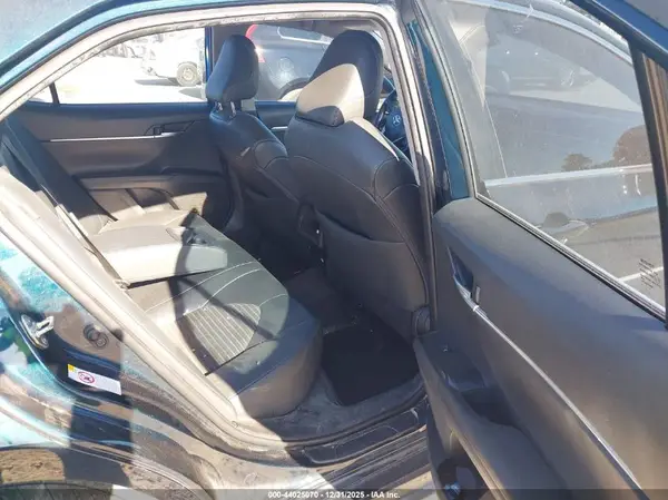 4T1B11HK6JU663970 2018 TOYOTA CAMRY - Image 8