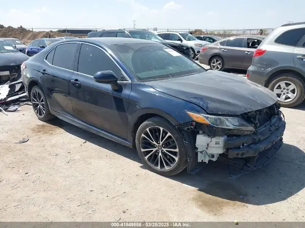 4T1B11HK6JU664407 2018 TOYOTA CAMRY - Image 1