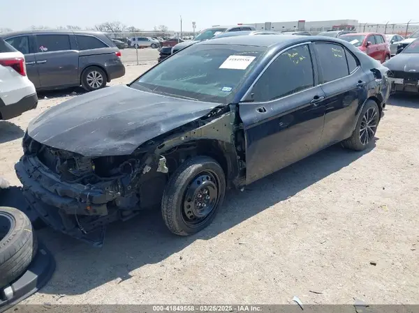 4T1B11HK6JU664407 2018 TOYOTA CAMRY - Image 2