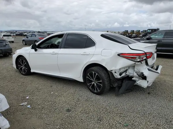 4T1B11HK6JU666271 2018 TOYOTA CAMRY - Image 2