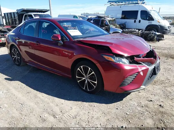 4T1B11HK6JU667405 2018 TOYOTA CAMRY - Image 1