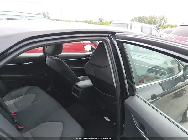 4T1B11HK6JU668764 2018 TOYOTA CAMRY - Image 8