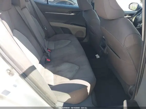 4T1B11HK6JU672068 2018 TOYOTA CAMRY - Image 8
