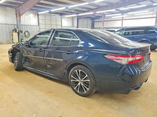4T1B11HK6JU672362 2018 TOYOTA CAMRY - Image 2