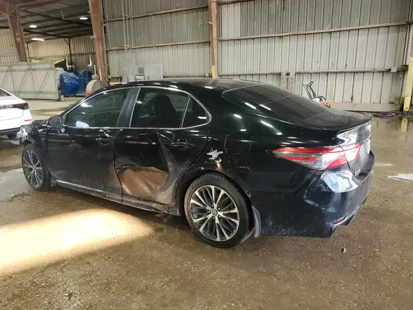 4T1B11HK6JU672930 2018 TOYOTA CAMRY - Image 2