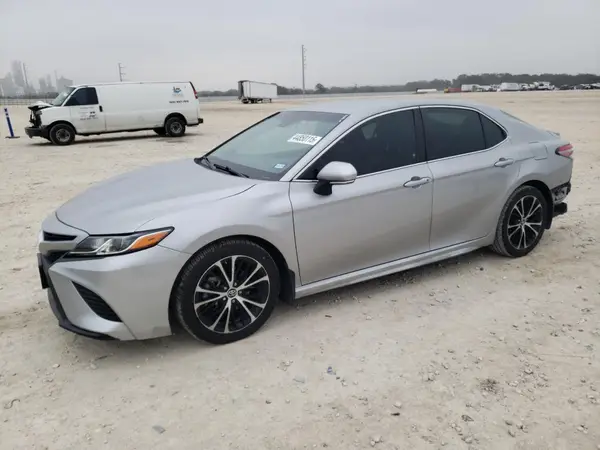 4T1B11HK6JU674337 2018 TOYOTA CAMRY - Image 1