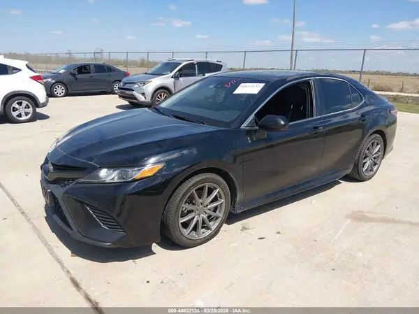 4T1B11HK6JU676430 2018 TOYOTA CAMRY - Image 2