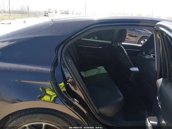 4T1B11HK6JU676430 2018 TOYOTA CAMRY - Image 8