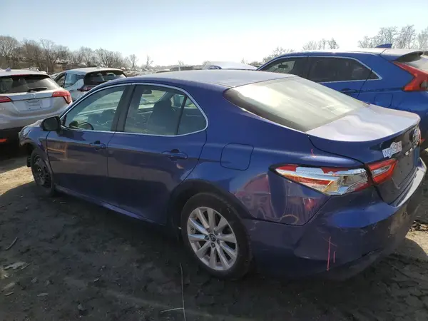 4T1B11HK6JU678226 2018 TOYOTA CAMRY - Image 2