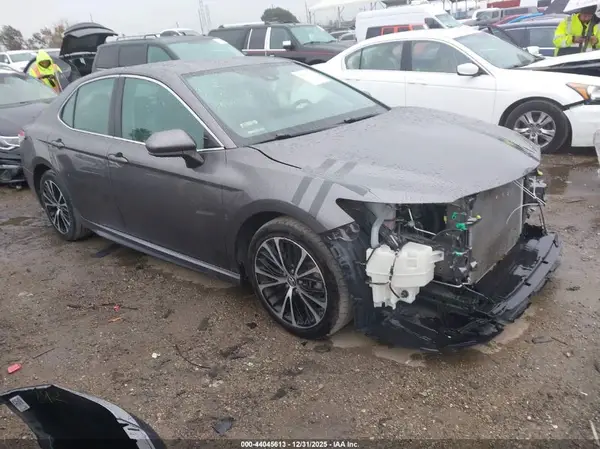 4T1B11HK6KU163793 2019 TOYOTA CAMRY - Image 1