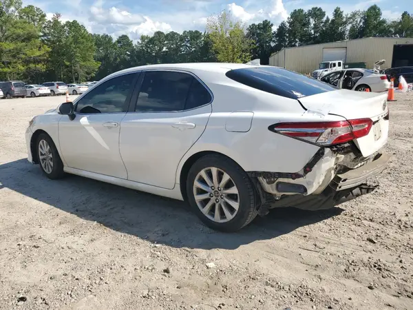 4T1B11HK6KU167875 2019 TOYOTA CAMRY - Image 2