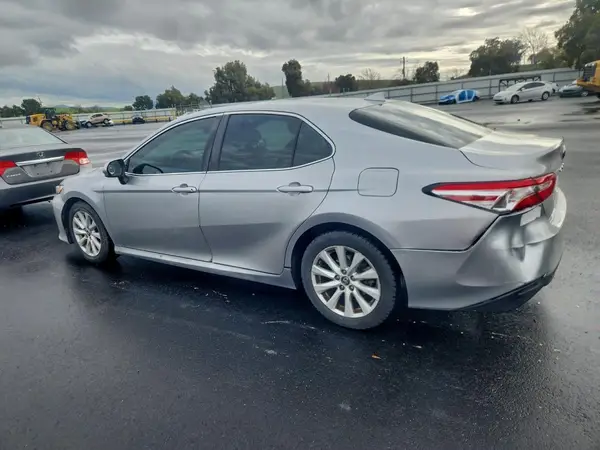 4T1B11HK6KU169691 2019 TOYOTA CAMRY - Image 2