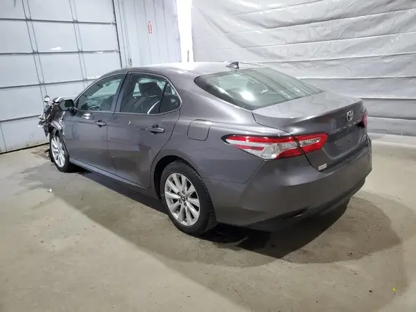 4T1B11HK6KU173983 2019 TOYOTA CAMRY - Image 2