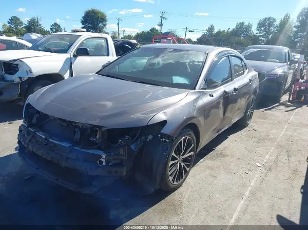 4T1B11HK6KU175247 2019 TOYOTA CAMRY - Image 2