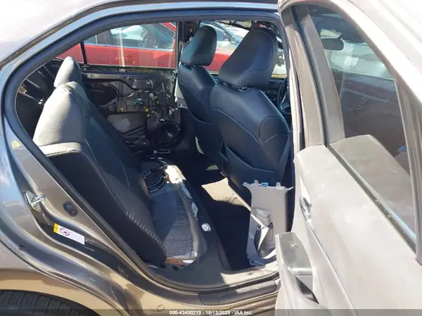 4T1B11HK6KU175247 2019 TOYOTA CAMRY - Image 8