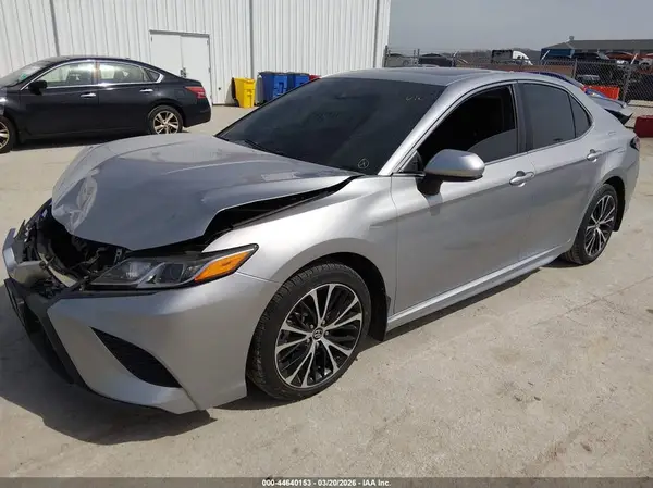 4T1B11HK6KU184935 2019 TOYOTA CAMRY - Image 2