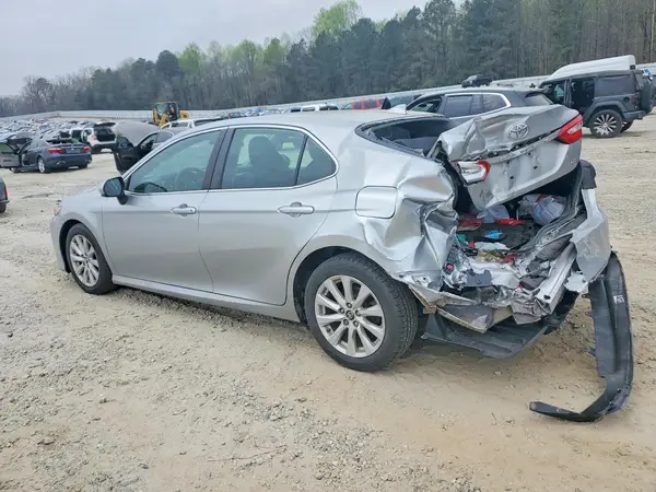 4T1B11HK6KU189570 2019 TOYOTA CAMRY - Image 2