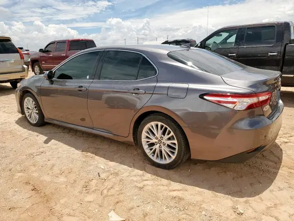 4T1B11HK6KU189777 2019 TOYOTA CAMRY - Image 2