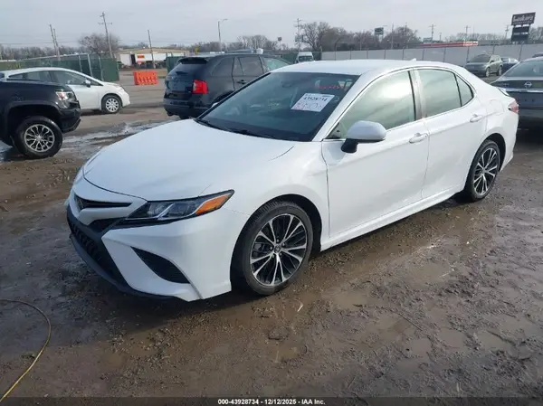 4T1B11HK6KU192758 2019 TOYOTA CAMRY - Image 2