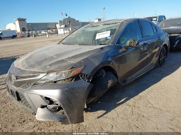 4T1B11HK6KU193392 2019 TOYOTA CAMRY - Image 2