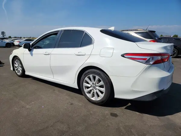 4T1B11HK6KU195630 2019 TOYOTA CAMRY - Image 2