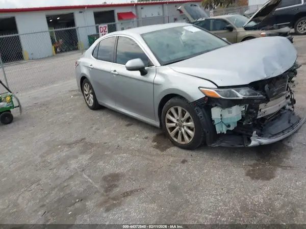 4T1B11HK6KU198012 2019 TOYOTA CAMRY - Image 1