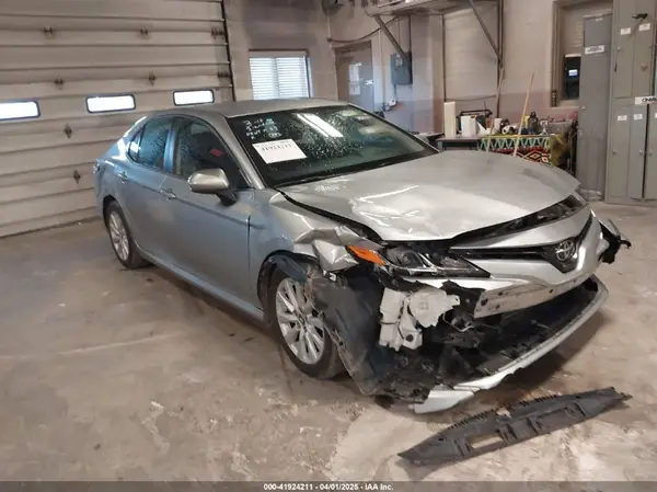 4T1B11HK6KU210613 2019 TOYOTA CAMRY - Image 1