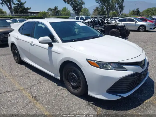 4T1B11HK6KU214144 2019 TOYOTA CAMRY - Image 1