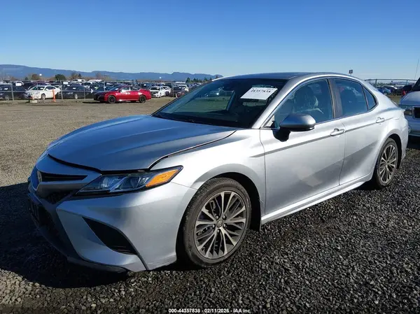 4T1B11HK6KU224060 2019 TOYOTA CAMRY - Image 2