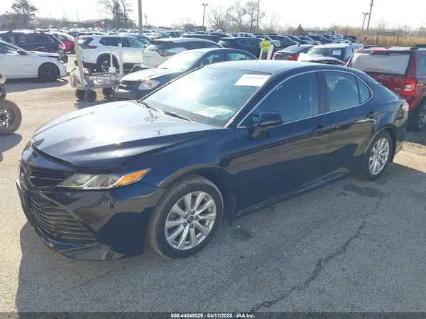 4T1B11HK6KU231803 2019 TOYOTA CAMRY - Image 2