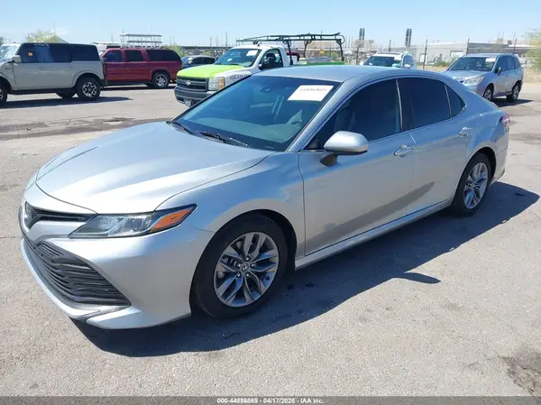 4T1B11HK6KU235480 2019 TOYOTA CAMRY - Image 2
