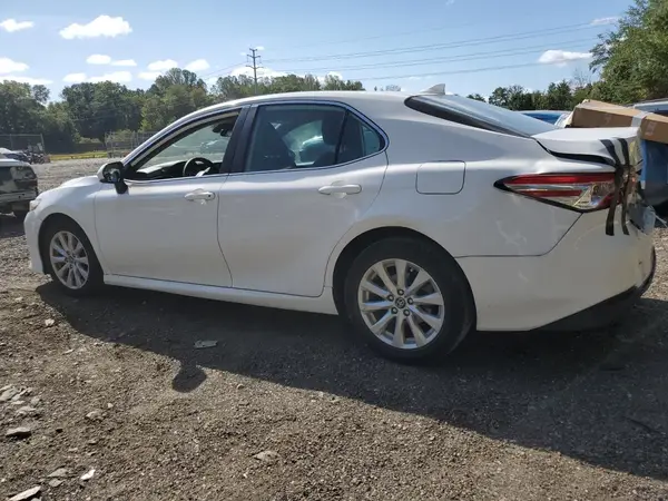 4T1B11HK6KU238928 2019 TOYOTA CAMRY - Image 2