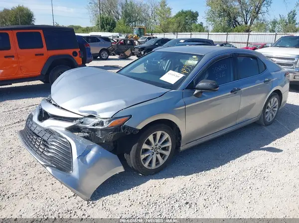 4T1B11HK6KU242347 2019 TOYOTA CAMRY - Image 2