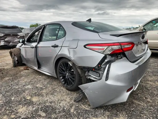 4T1B11HK6KU243725 2019 TOYOTA CAMRY - Image 2