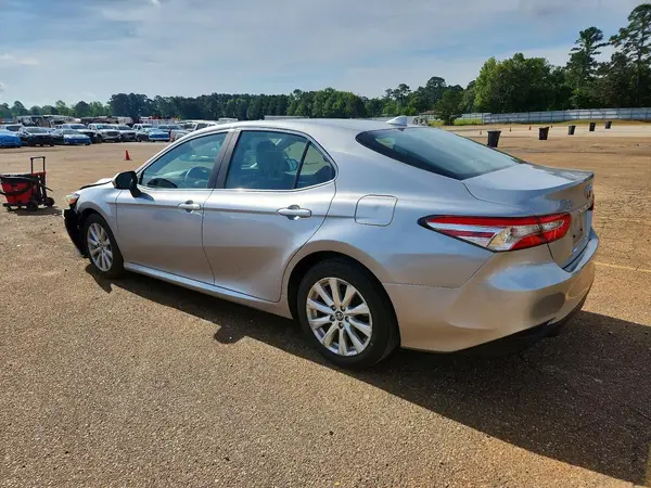 4T1B11HK6KU249301 2019 TOYOTA CAMRY - Image 2