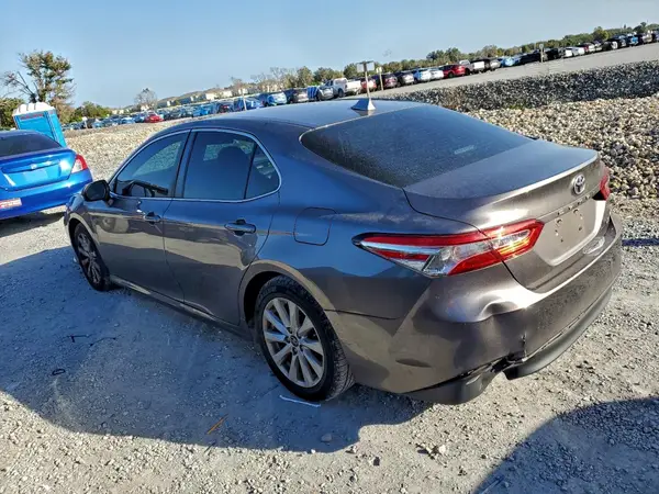 4T1B11HK6KU249363 2019 TOYOTA CAMRY - Image 2