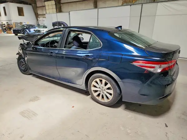 4T1B11HK6KU254286 2019 TOYOTA CAMRY - Image 2