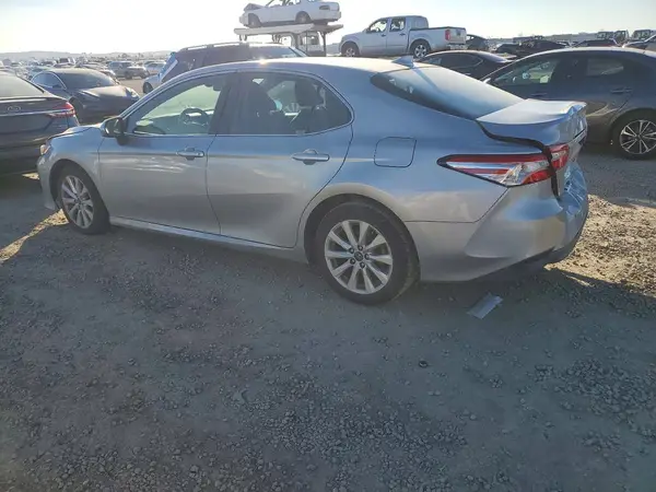4T1B11HK6KU256779 2019 TOYOTA CAMRY - Image 2