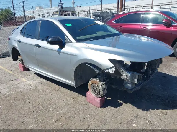 4T1B11HK6KU257771 2019 TOYOTA CAMRY - Image 1