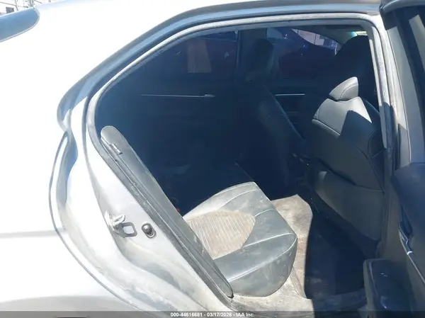 4T1B11HK6KU257771 2019 TOYOTA CAMRY - Image 8