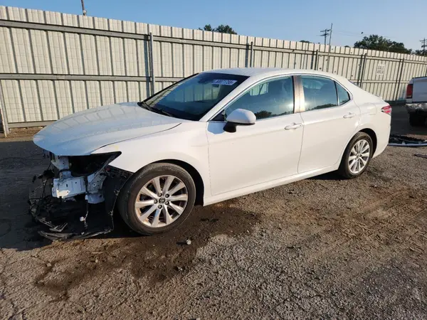 4T1B11HK6KU260119 2019 TOYOTA CAMRY - Image 1