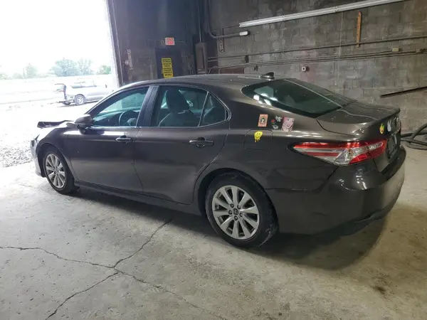 4T1B11HK6KU260945 2019 TOYOTA CAMRY - Image 2