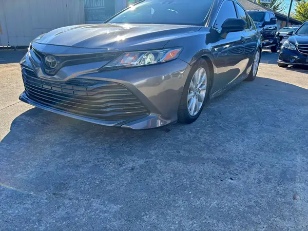 4T1B11HK6KU261089 2019 TOYOTA CAMRY - Image 2