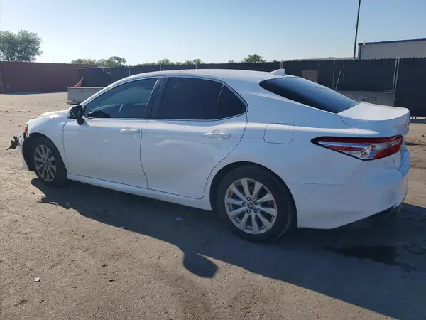 4T1B11HK6KU263022 2019 TOYOTA CAMRY - Image 2