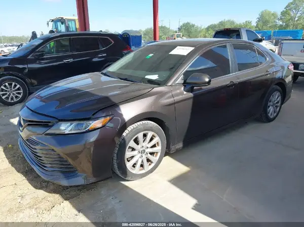4T1B11HK6KU264784 2019 TOYOTA CAMRY - Image 2