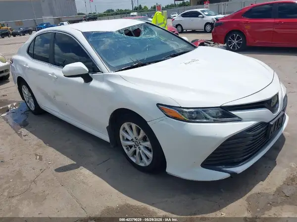 4T1B11HK6KU276241 2019 TOYOTA CAMRY - Image 1