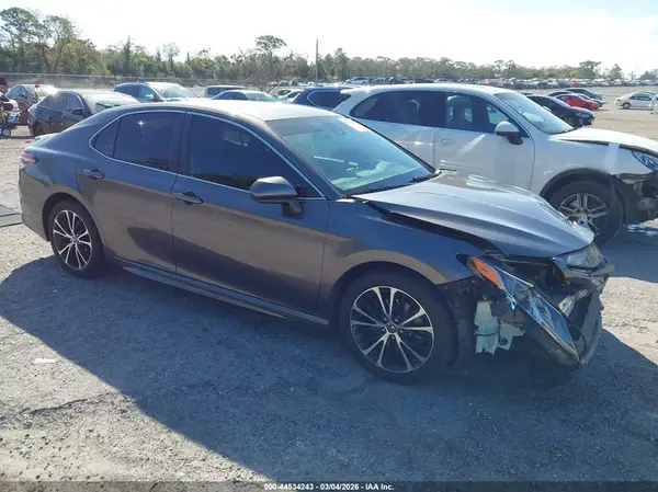 4T1B11HK6KU282606 2019 TOYOTA CAMRY - Image 1