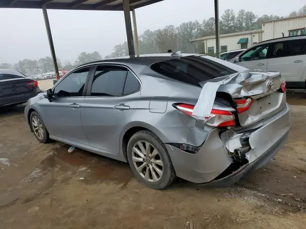 4T1B11HK6KU285456 2019 TOYOTA CAMRY - Image 2