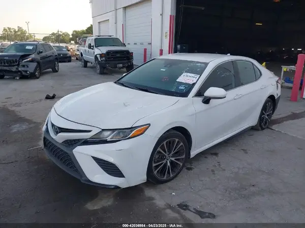 4T1B11HK6KU288602 2019 TOYOTA CAMRY - Image 2