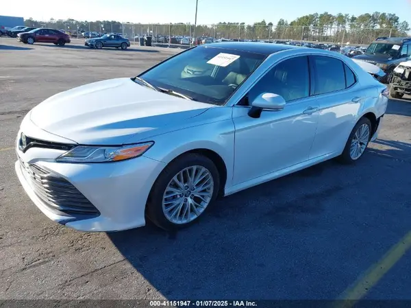 4T1B11HK6KU685033 2019 TOYOTA CAMRY - Image 2